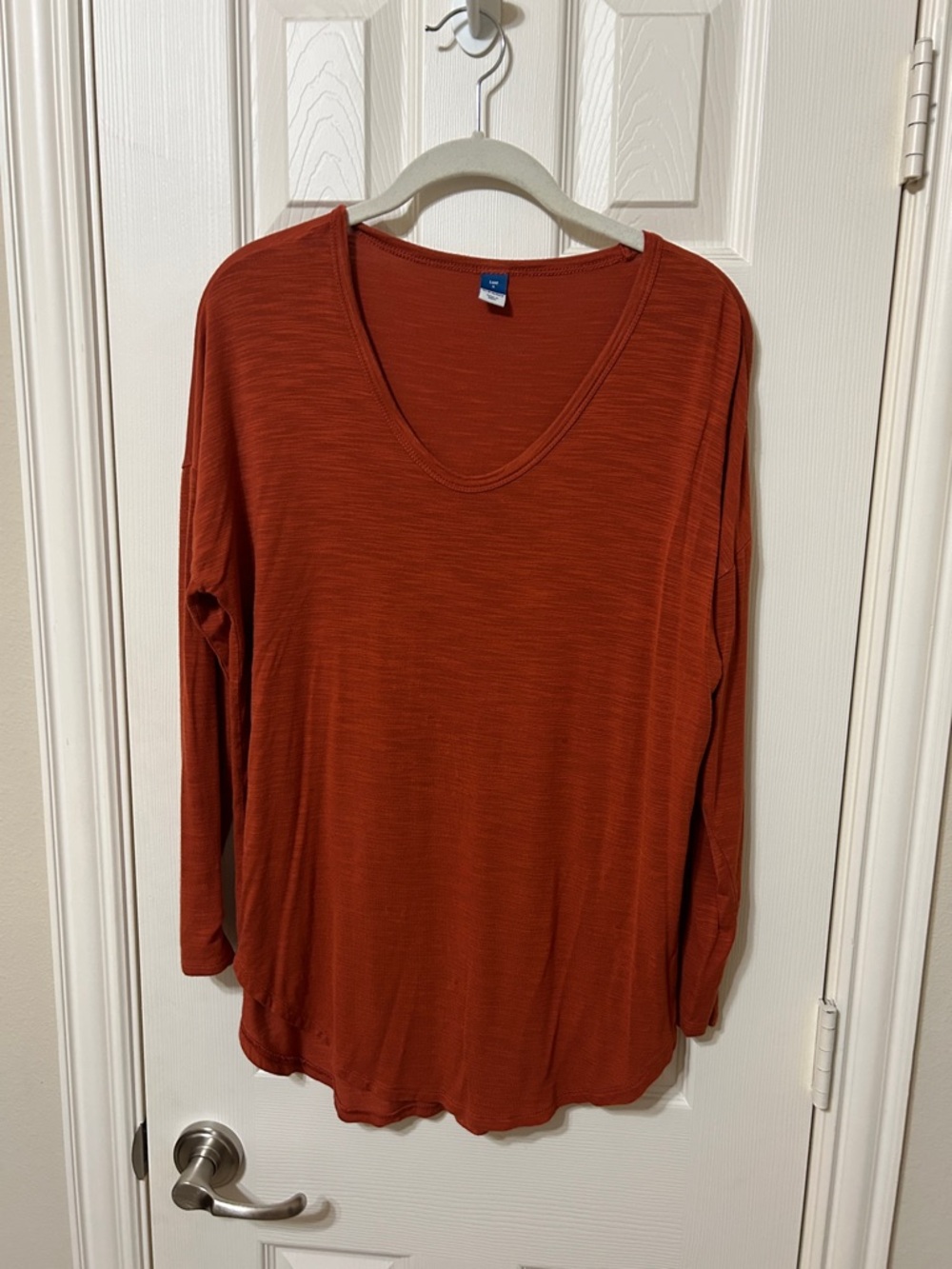 Old Navy Women's Rust Long Sleeve V-Neck Top